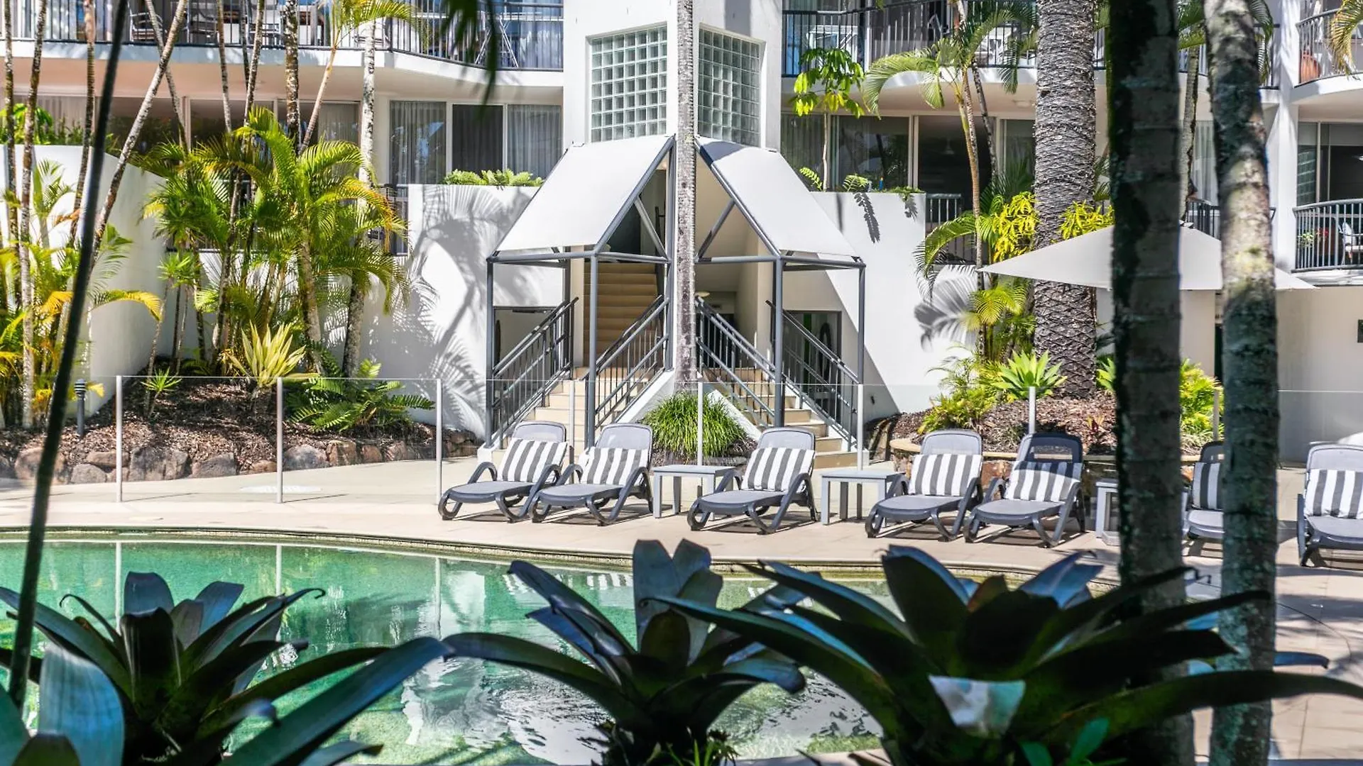 Noosa Tropicana Noosaville Aparthotel